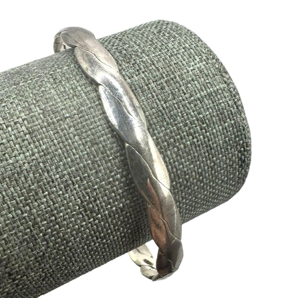 Mexican Sterling Silver Bangle Bracelet 2.5 Inches Diameter, 17.2 g